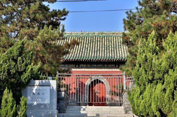 北京典型的满族风格文物建筑——普度寺