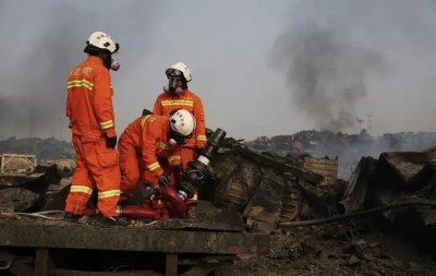 ​天津最大的消防事故，消防员无一人归来，小火灾变大爆炸