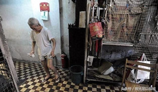 实拍香港笼屋，繁荣背后的“贫民窟”生存状态